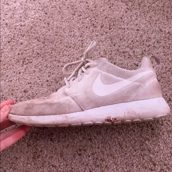 Nike Women Shoes - Picture 3 of 4